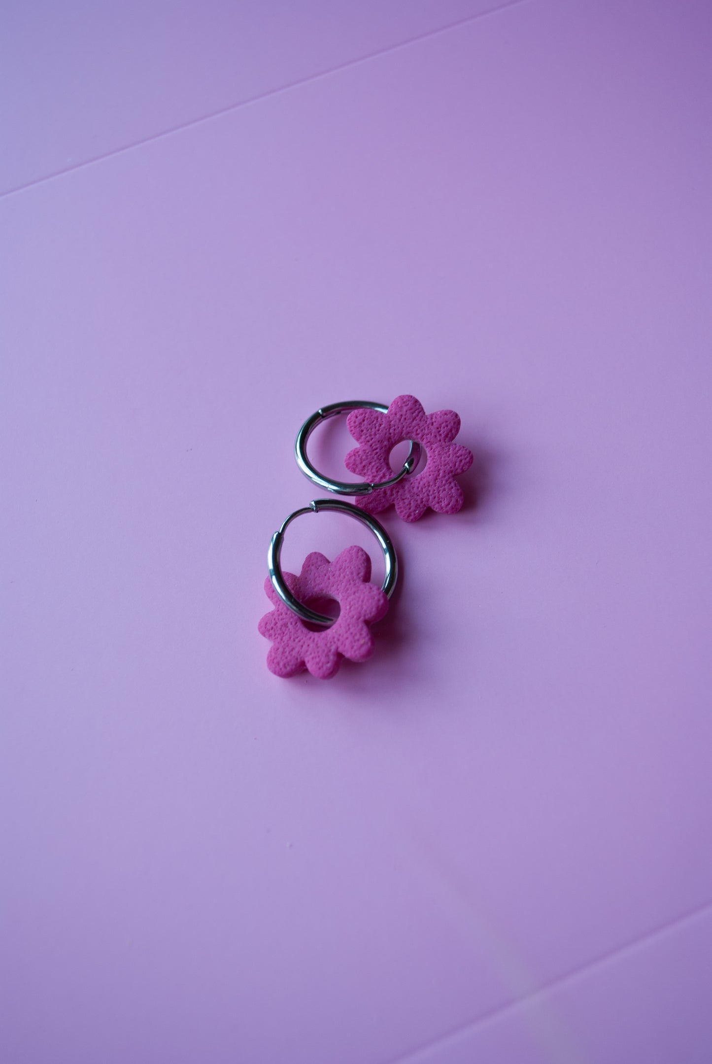 HOOP DAISY ZILVER - MAGENTA