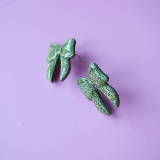 STRIK STUD - OLIVE GREEN